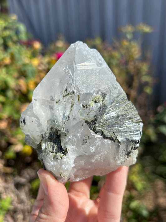 Epidote on Quartz